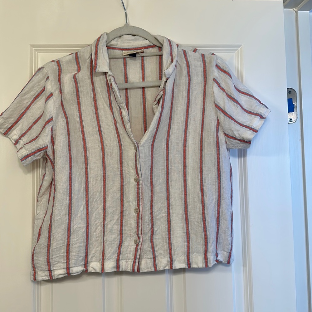 Universal threads cropped button up.